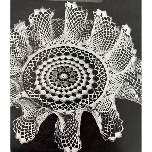 Vintage 1950's Knit Crochet Pattern RUFFLED SPIRALS Doily Irish Lace - Picture 1 of 1